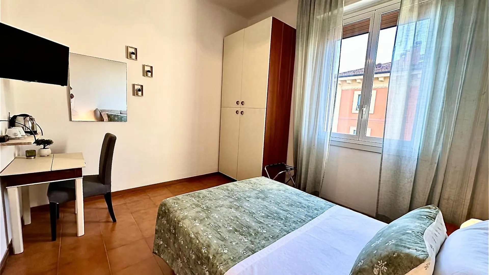 Bologna Centrale Elegant Rooms Italy