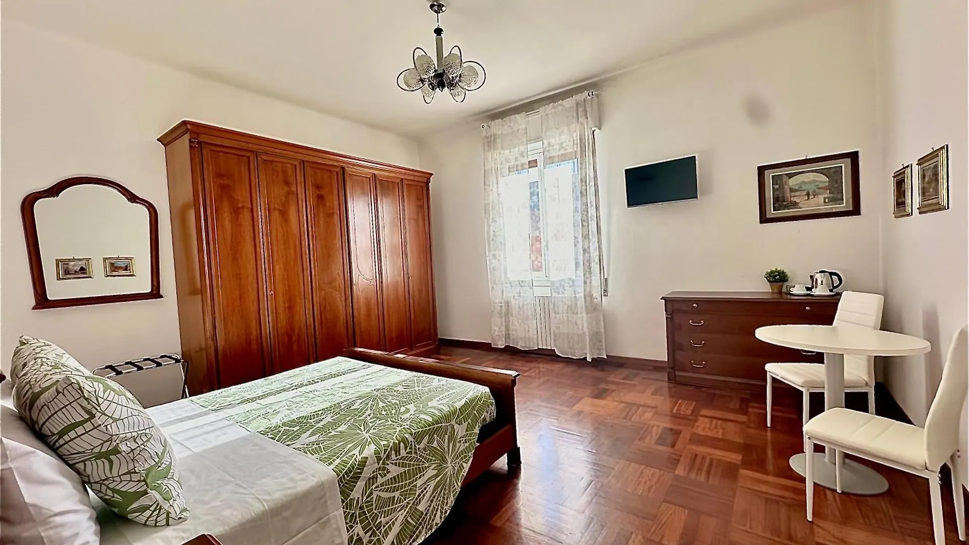 Bologna Centrale Elegant Rooms 0*,